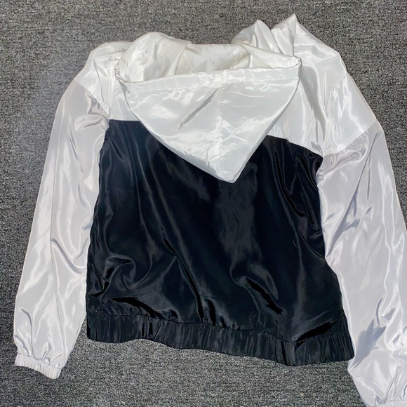 Guess Zip Up Windbreaker Jacket - Picture 2 of 4